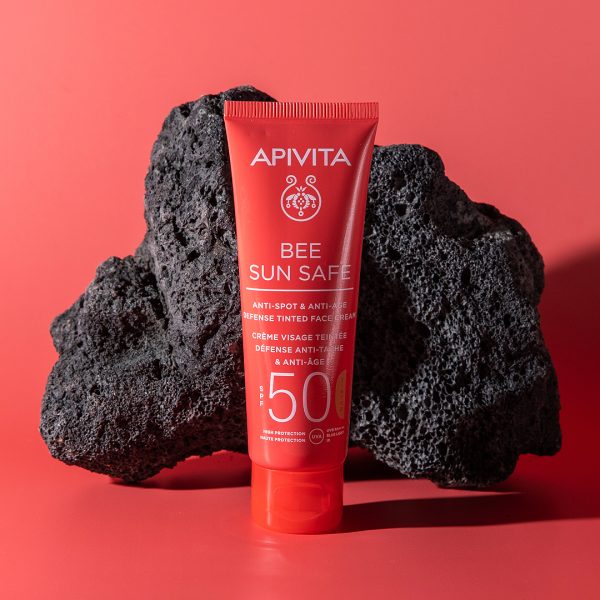 Apivita Krem për fytyrën me ngjyrë kundër njollave dhe plakjes Spf50